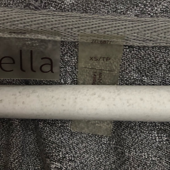 Cute Zella Hooded Layering Top w/thumb holes - Picture 6 of 8